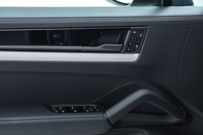 2026 Porsche Cayenne E-Hybrid Base
