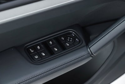 2026 Porsche Cayenne E-Hybrid Base