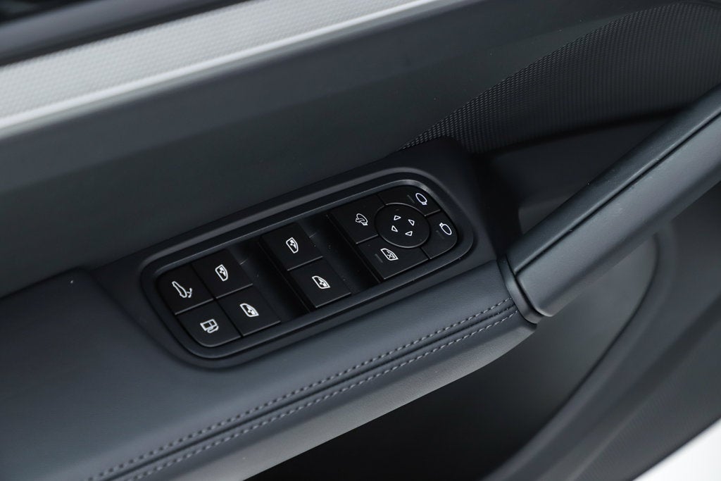 2026 Porsche Cayenne E-Hybrid Base