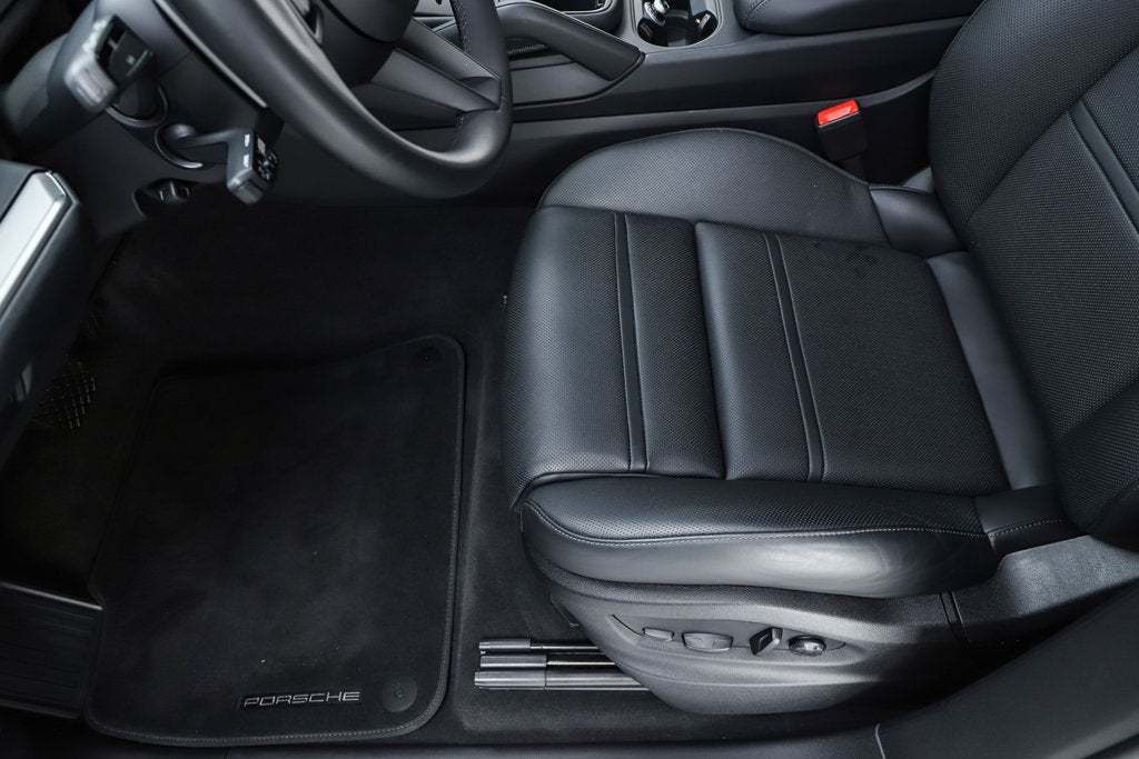 2026 Porsche Cayenne E-Hybrid Base