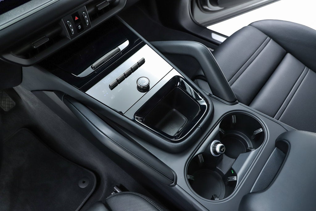 2026 Porsche Cayenne E-Hybrid Base