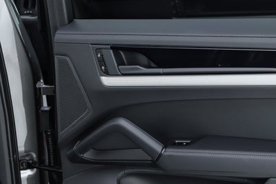 2026 Porsche Cayenne E-Hybrid Base