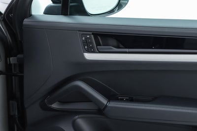 2026 Porsche Cayenne E-Hybrid Base