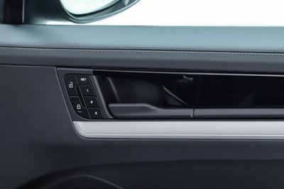 2026 Porsche Cayenne E-Hybrid Base