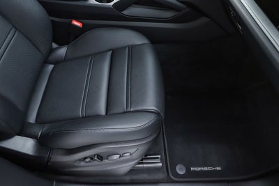 2026 Porsche Cayenne E-Hybrid Base