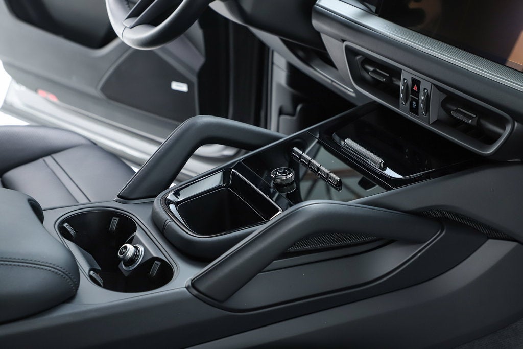 2026 Porsche Cayenne E-Hybrid Base