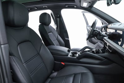 2026 Porsche Cayenne E-Hybrid Base