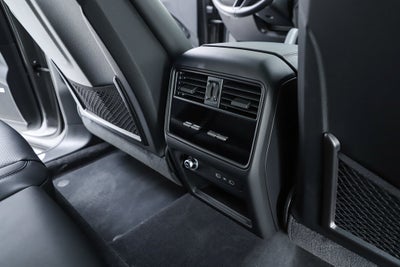 2026 Porsche Cayenne E-Hybrid Base