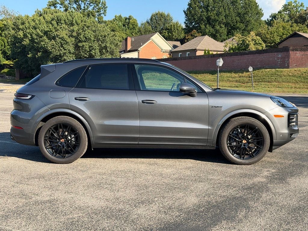 2026 Porsche Cayenne E-Hybrid Base
