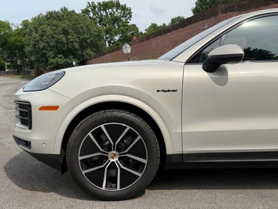 2026 Porsche Cayenne E-Hybrid Base