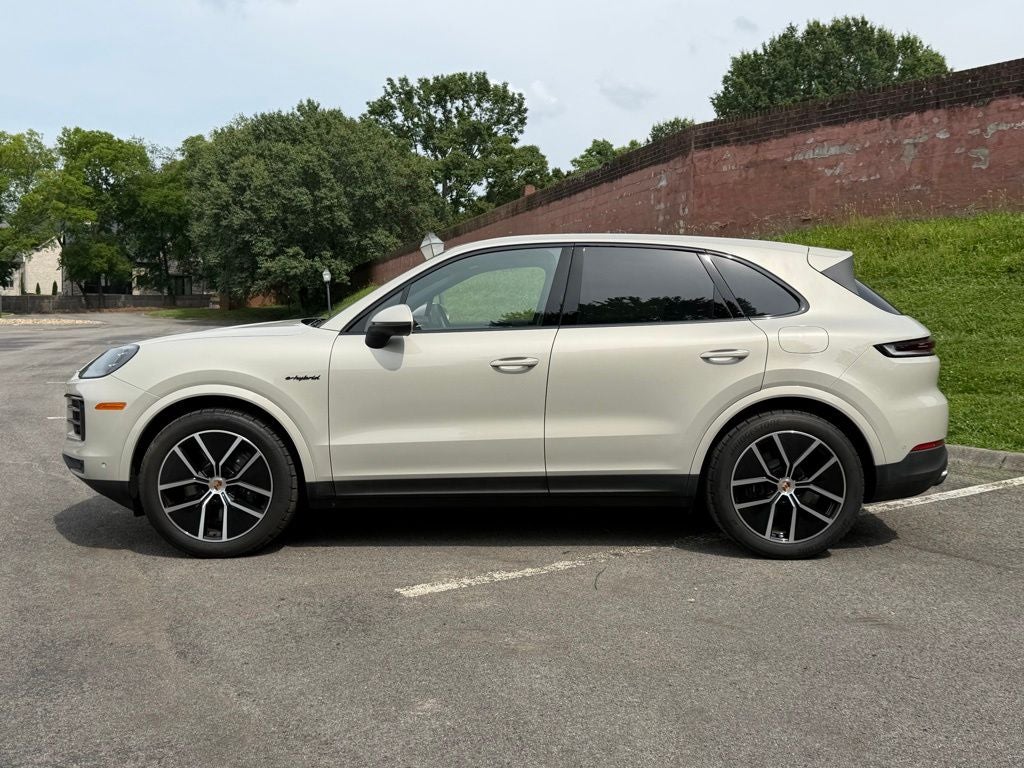 2026 Porsche Cayenne E-Hybrid Base
