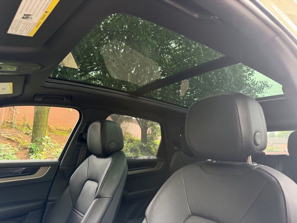 2026 Porsche Cayenne E-Hybrid Base