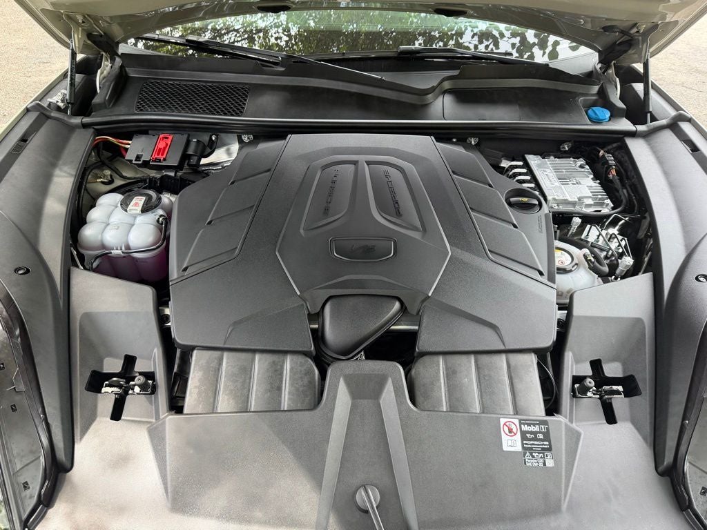 2026 Porsche Cayenne E-Hybrid Base