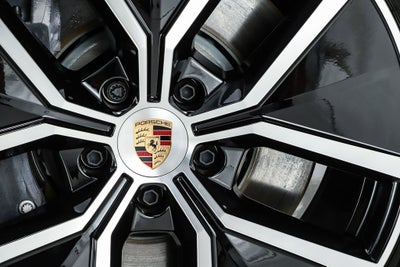 2026 Porsche Cayenne E-Hybrid Base