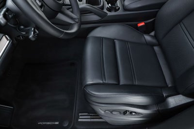 2026 Porsche Cayenne E-Hybrid Base