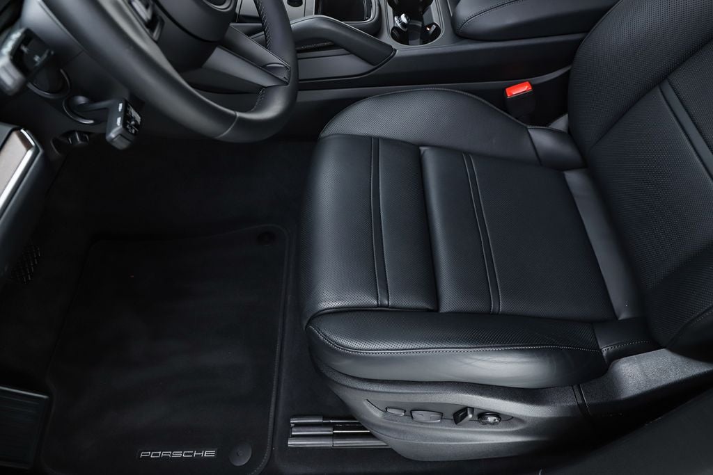 2026 Porsche Cayenne E-Hybrid Base