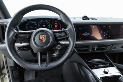 2026 Porsche Cayenne E-Hybrid Base