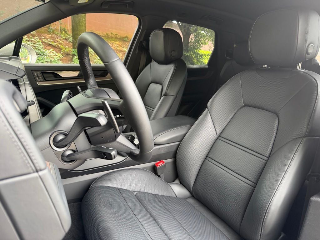 2026 Porsche Cayenne E-Hybrid Base