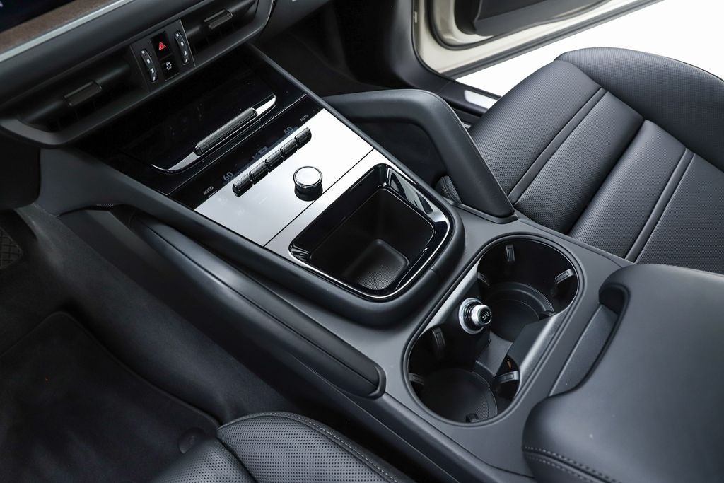 2026 Porsche Cayenne E-Hybrid Base