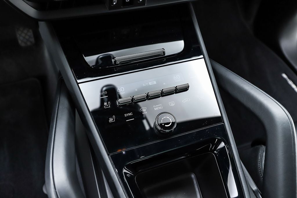 2026 Porsche Cayenne E-Hybrid Base