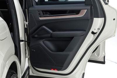 2026 Porsche Cayenne E-Hybrid Base