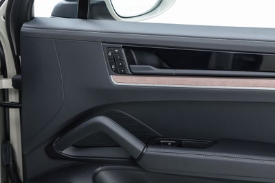 2026 Porsche Cayenne E-Hybrid Base