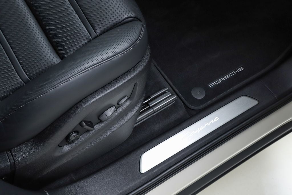 2026 Porsche Cayenne E-Hybrid Base