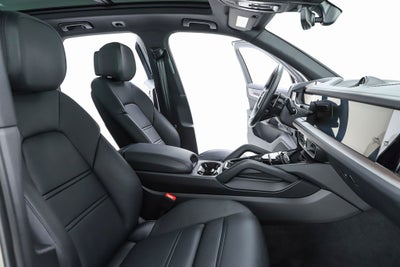 2026 Porsche Cayenne E-Hybrid Base