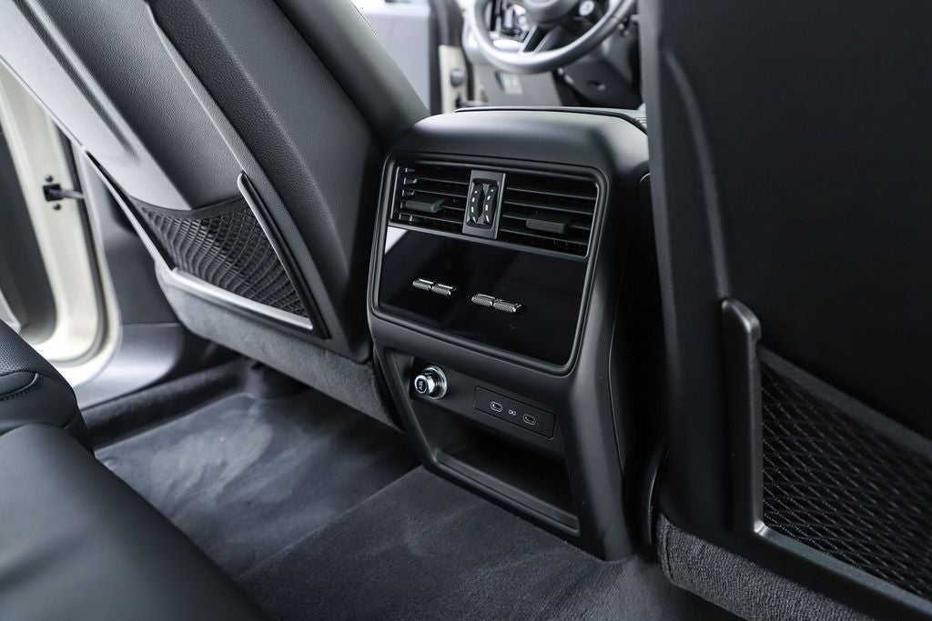 2026 Porsche Cayenne E-Hybrid Base