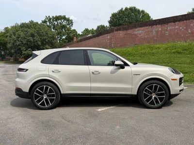 2026 Porsche Cayenne E-Hybrid Base