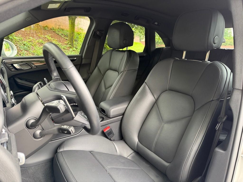2025 Porsche Macan S