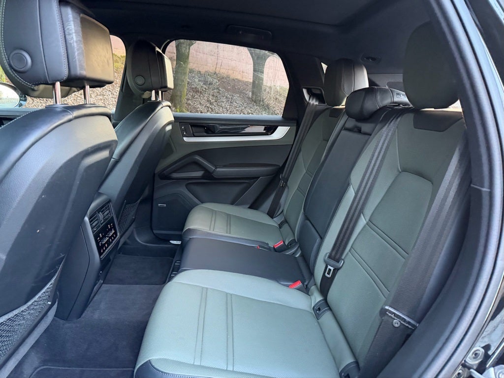 2024 Porsche Cayenne S
