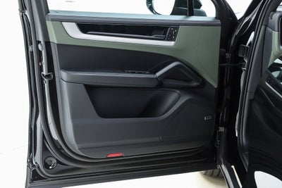 2024 Porsche Cayenne S