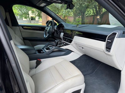 2023 Porsche Cayenne Coupe Platinum Edition