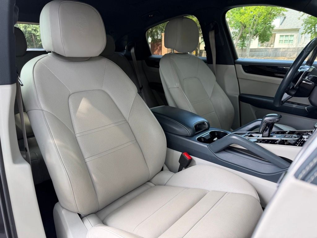 2023 Porsche Cayenne Coupe Platinum Edition