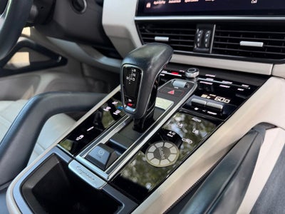 2023 Porsche Cayenne Coupe Platinum Edition