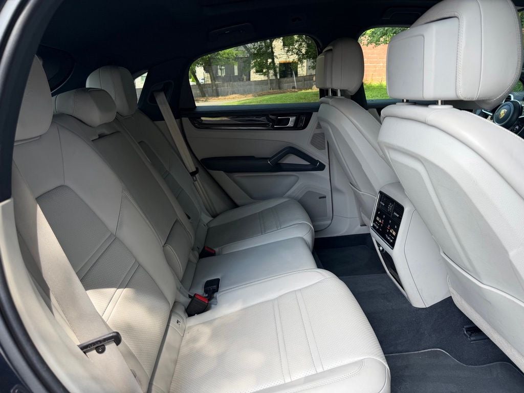 2023 Porsche Cayenne Coupe Platinum Edition