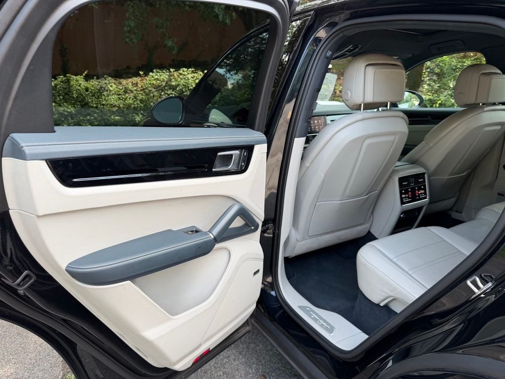 2023 Porsche Cayenne Coupe Platinum Edition