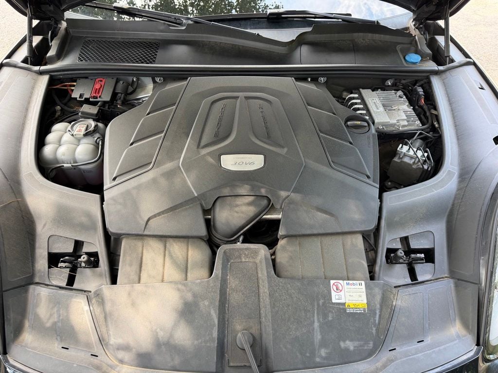 2023 Porsche Cayenne Coupe Platinum Edition