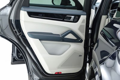 2023 Porsche Cayenne Coupe Platinum Edition