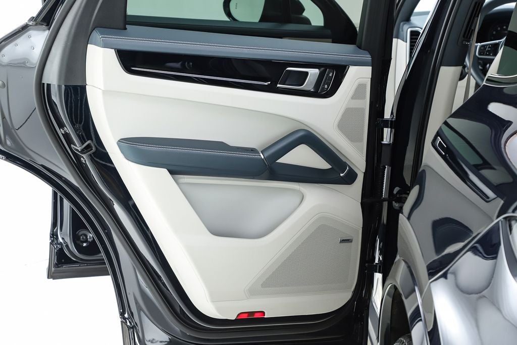 2023 Porsche Cayenne Coupe Platinum Edition
