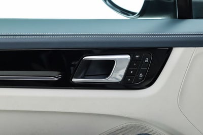 2023 Porsche Cayenne Coupe Platinum Edition
