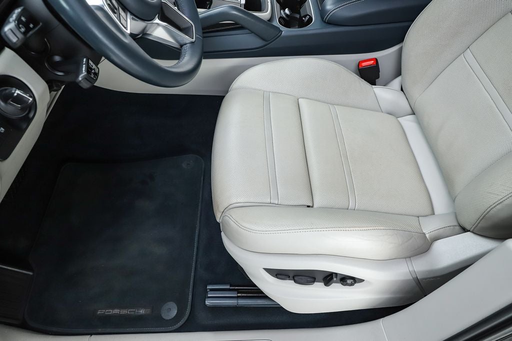 2023 Porsche Cayenne Coupe Platinum Edition
