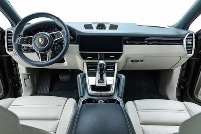 2023 Porsche Cayenne Coupe Platinum Edition