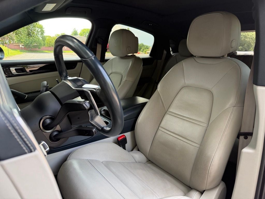 2023 Porsche Cayenne Coupe Platinum Edition