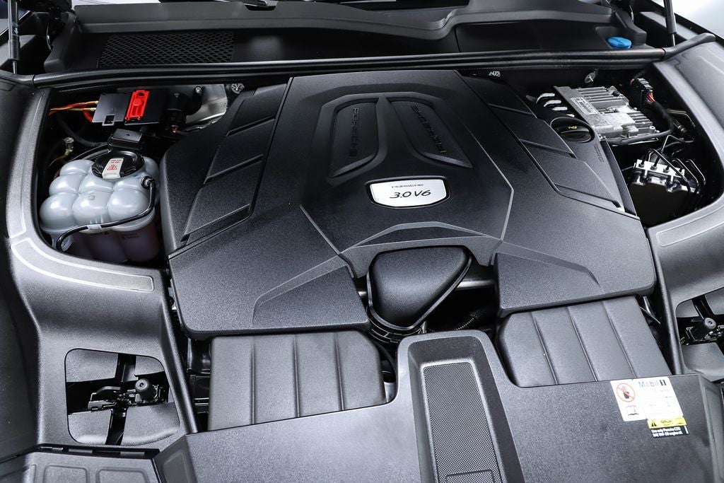 2023 Porsche Cayenne Coupe Platinum Edition