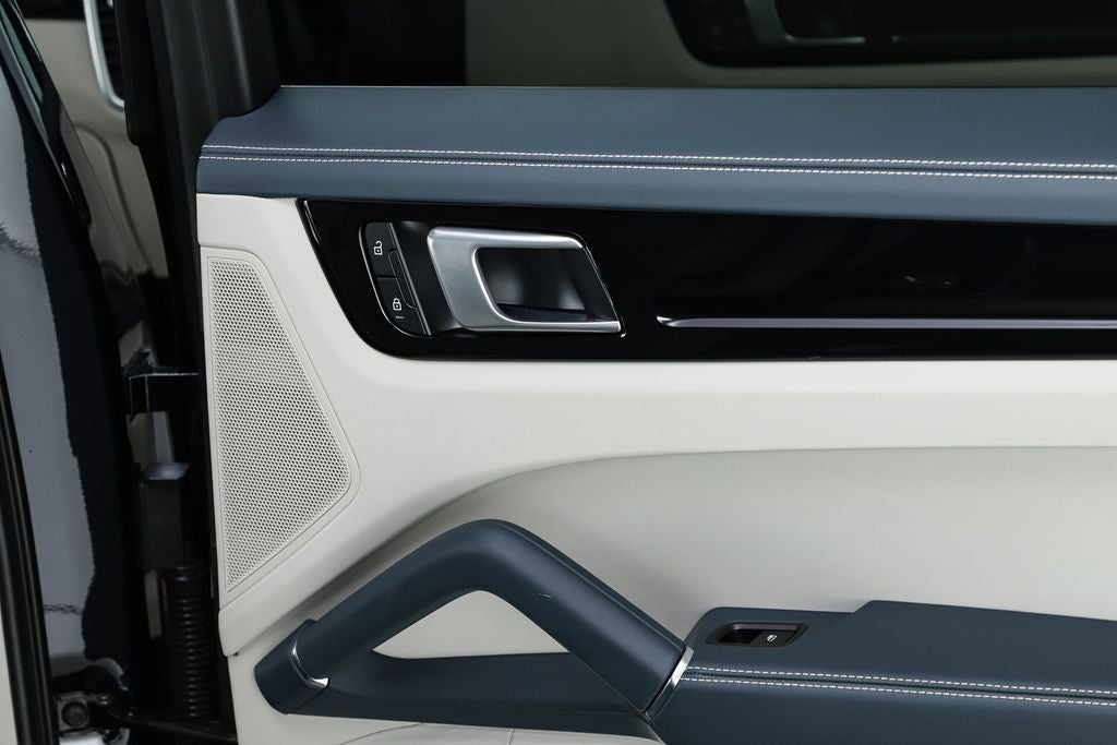 2023 Porsche Cayenne Coupe Platinum Edition