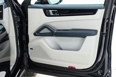 2023 Porsche Cayenne Coupe Platinum Edition