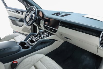 2023 Porsche Cayenne Coupe Platinum Edition