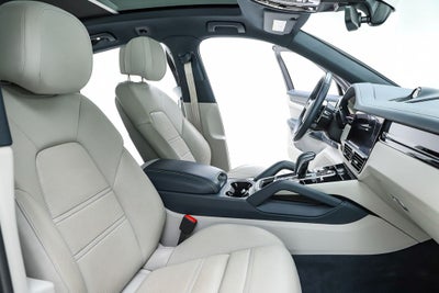2023 Porsche Cayenne Coupe Platinum Edition